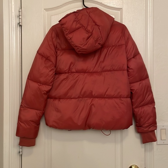 NWT American Eagle Puffer Coat - Picture 3 of 3